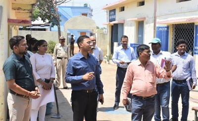 सभी स्कूलों की पोताई एक ही रंग से : कलेक्टर बालोद 