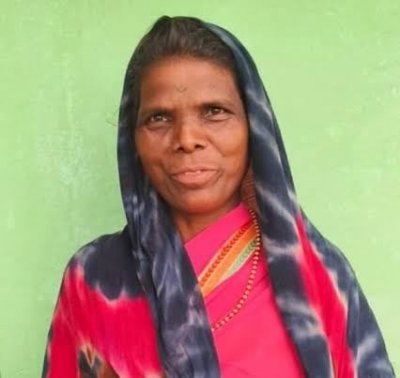 अब बारिश की चिंता हुई दूर, सरिता के घर खुशियां देती हैं दस्तक : प्रधानमंत्री नरेन्द्र मोदी की जनकल्याणकारी योजनाओं से जनजातीय परिवार को मिला सुरक्षित आवास