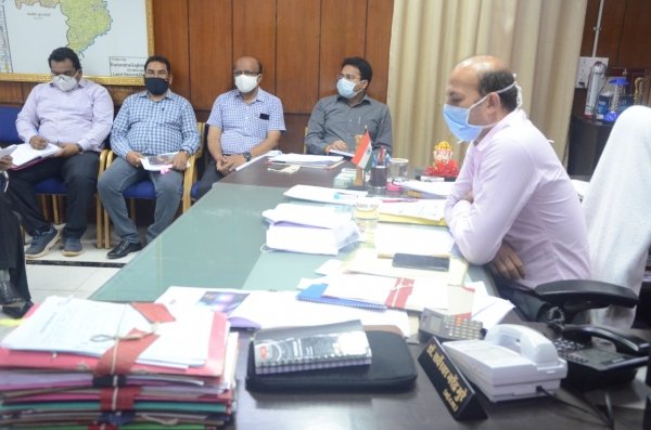 नल जल योजना के तहत आंगनबाड़ी केन्द्रों और स्कूलों में नल कनेक्शन अनिवार्य रूप से देवे - कलेक्टर