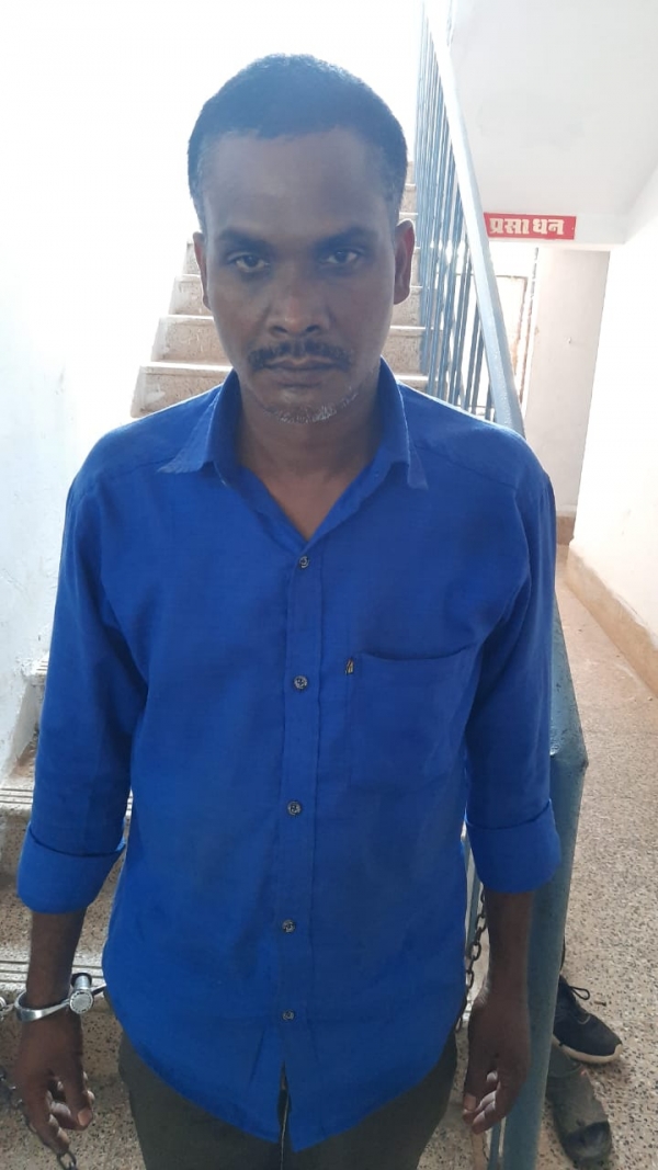 अवैध शराब विकेता के विरुध्द लालबाग पुलिस की रेड कार्यवाही