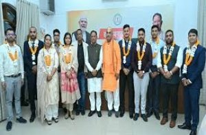 मुख्यमंत्री साय से छत्तीसगढ़ लोक सेवा आयोग 2024 के टॉप 10 अभ्यर्थियों ने की सौजन्य भेंट , CM साय ने दी शुभकामनाये