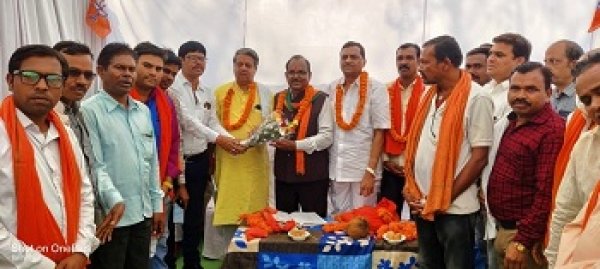 नवनियुक्त भाजपा एससी मोर्चा पदाधिकारियों ने की जिलाध्यक्ष से भेंट