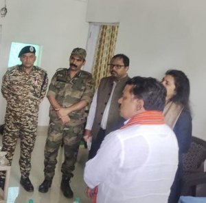 नक्सलियों के मांद पहुंचे गृहमंत्री शर्मा कहा विकास के कैंप किसी के रोके नहीं रुकेंगे