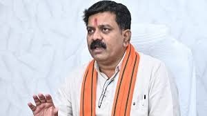 21 नक्सलियों के हथियार त्यागकर पुनर्वास पर उपमुख्यमंत्री विजय शर्मा ने जताया हर्ष