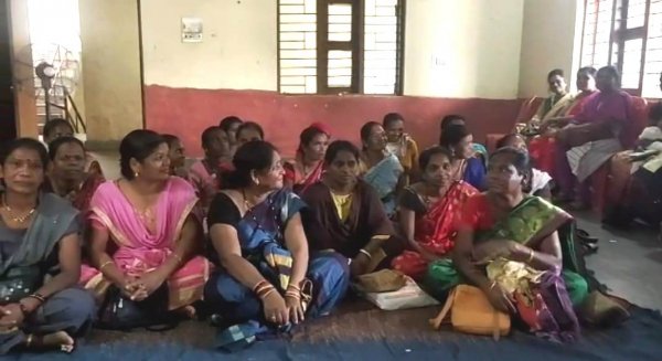 आगनवाड़ी कार्यकर्ता के मांगो को लेकर किए धरने से,अधिकारी हुए नाराज