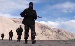 लद्दाख क्षेत्र से बड़े पैमाने पर चीनी सैनिकों की &#039;कटौती&#039; चाहता है भारत: रिपोर्ट