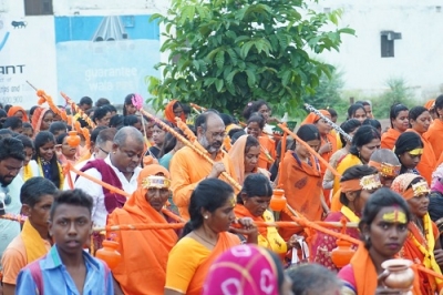 जितेंद्र वर्मा के नेतृत्व में टोला घाट में उमड़ा शिव भक्तों का जन सैलाब