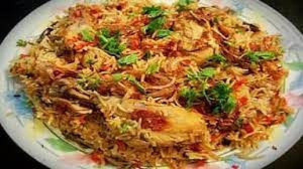 नॉनवेज के शौकीन लोग जरूर ट्राई करें कश्मीरी चिकन पुलाव Recipe, स्वाद ऐसा बिरयानी खाना भूल जाएंगे