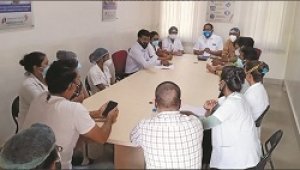लाइवलीहुड कोविड आइसोलेशन सेंटर में हुई समीक्षा बैठक , सेंटर में मरीजों को मिल रही सुविधाओं का लिया गया फीडबैक