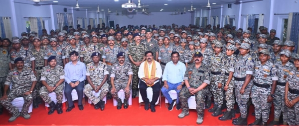 माओवादियों से लोहा लेने वाले जांबाज जवानों से रूबरू हुए उपमुख्यमंत्री विजय शर्मा