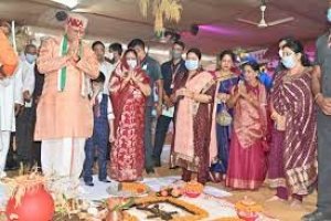मुख्यमंत्री भूपेश बघेल के रायपुर स्थित निवास में हर वर्ष की तरह इस वर्ष भी गोवर्धन तिहार पारंपरिक हर्षाेल्लास के बीच धूमधाम...
