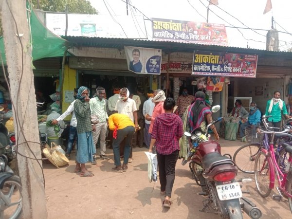 लॉकडाउन के पहले बाजार में जमकर उमड़ी भीड़, नियमो की उडी धज्जियां