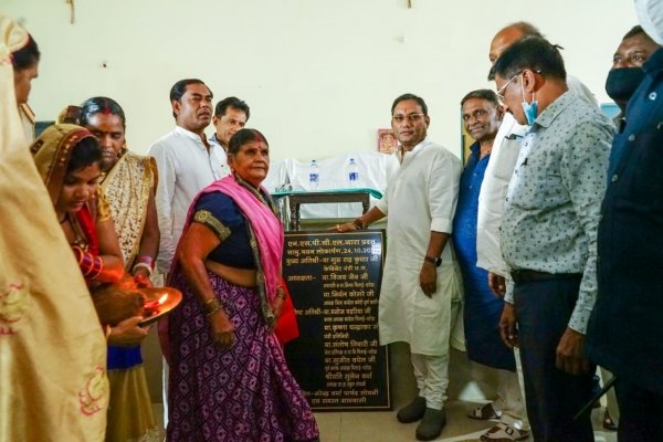 पीएचई मंत्री ने किया सोमनी में सामुदायिक भवन का लोकार्पण , शादी ब्याह जैसे सामाजिक कार्यों में होगी आम जनता को सुविधा