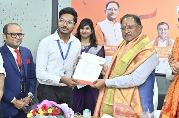 मुख्यमंत्री विष्णु देव साय ने स्क्वायर बिजनेस सर्विसेज को किया ऑफिस स्पेस  आबंटित:नवा रायपुर को देश का अगला आईटी हब बनाने की दिशा में बड़ा कदम