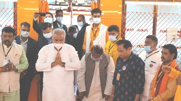 मुख्यमंत्री श्री बघेल श्री अखण्ड नवधा रामायण के समापन समारोह में हुए शामिल