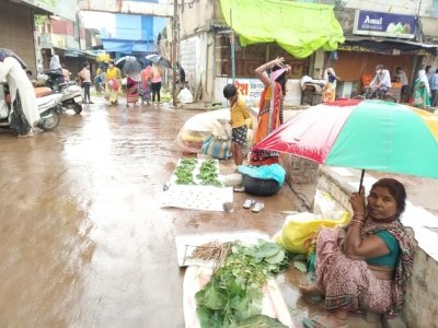 कमरछठ और हलषष्ठी के लिए बाजारों में उमड़ी भीड़