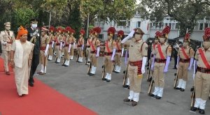 राज्यपाल ने गणतंत्र दिवस पर राजभवन में किया ध्वजारोहण