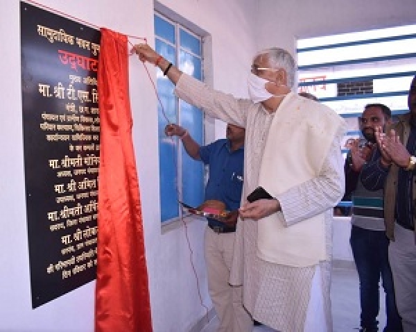 जन अपेक्षाओं पर खरा उतरने प्रयास निरंतर जारी है- पंचायत एवं ग्रामीण विकास मंत्री  सिंहदेव पंचायत मंत्री ने नवनिर्मित सामुदायिक भवन का किया लोकार्पण