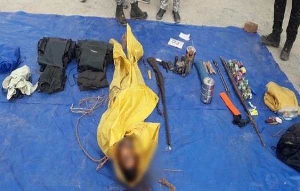 बस्तर में पुलिस &ndash; नक्सली मुठभेड़ : बड़ी मात्रा में विस्फोटक बरामद , एक नक्सली मारा गया