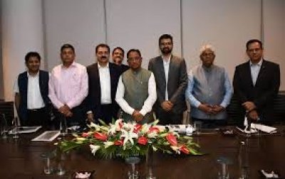 नवा रायपुर में मल्टिस्पेशियलिटी अस्पताल की स्थापना में शाल्वी ग्रुप की रुचि, मुंबई में मुख्यमंत्री श्री साय से की मुलाकात