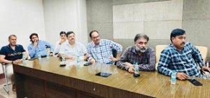यात्री बसों के किराया वृद्धि पर होगा जल्द फैसला, परिवहन विभाग ने बस संचालकों से की बैठक