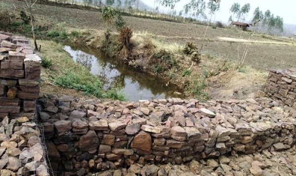 पटपर नरवा के पुनर्जीवन से रबी फसल के लिए किसानों को मिल रहा पानी