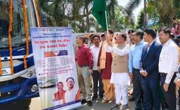 मुख्यमंत्री विष्णुदेव साय ने  कैंसर डिटेक्शन वैन को हरी झंडी दिखाकर किया रवाना
