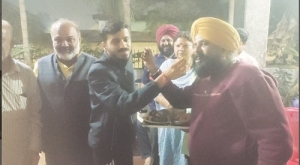 पार्षद सोनी द्वारा सतपाल सिंह से की गई मारपीट व पगडी उतारने के मामले का हुआ पटाक्षेप माफी मांगने पर सतपाल ने दिखाई दरियादिली, कर दिया पिता पुत्र दोनो को माफ