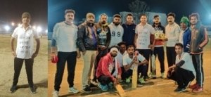 2800 ग्रेड पे की मांग के संदेश के साथ  क्रिकेट मैदान में उतरी आरक्षकों की टीम