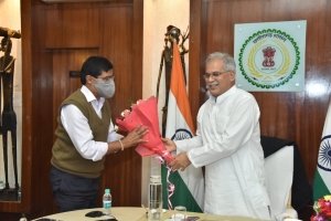 मंत्री परिषद की बैठक में सेवानिवृत्त हो रहे मुख्य सचिव श्री आर.पी.मण्डल को दी गई बिदाई