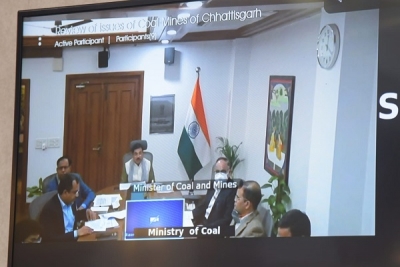 मुख्यमंत्री आज यहां अपने निवास कार्यालय में वीडियो कॉन्फ्रेंसिंग के जरिए केंद्रीय कोयला  मंत्री के साथ आयोजित बैठक में शामिल हुए...