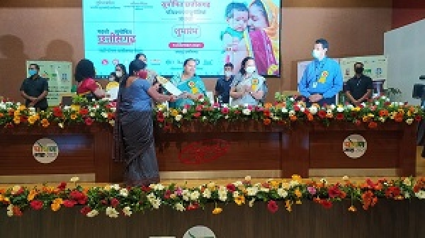 सम्मान : धौराभाठा की आंगनबाड़ी कार्यकर्ता को उत्कृष्ट पोषण वाटिका के लिये मिला राज्य स्तरीय पुरस्कार