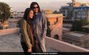 सुष्मिता सेन की रील लाइफ बेटी के ग्लैमरस लुक ने उड़ाए फैंस के होश