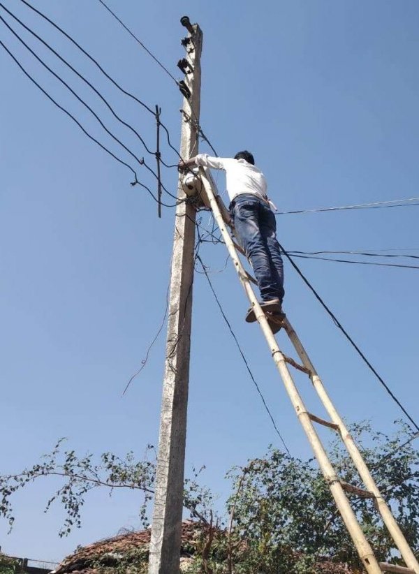 कवर्धा जिले में बकाया राजस्व वसूली के लिए दिनभर चला अभियान