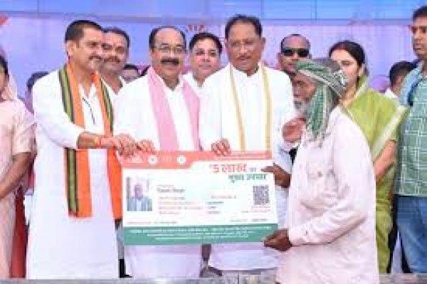 पीएम आयुष्मान वय-वंदना कार्ड बनाने में छत्तीसगढ़ देश में 5वें स्थान पर