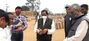 बैजनाथ चन्द्राकर अपेक्स बैंक प्राधिकृत अधिकारी ने किया धान उपार्जन केन्द्रों का औचक निरीक्षण