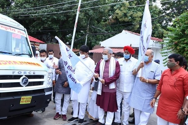 मुख्यमंत्री  भूपेश बघेल ने आज अपने जन्मदिन के अवसर पर अत्याधुनिक सुविधाओं से युक्त एम्बुलेंस का किया लोकार्पण
