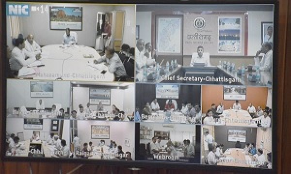 मुख्य सचिव ने वीडियो कॉन्फ्रेंसिंग के माध्यम से धान खरीदी की तैयारी के सम्बंध में कलेक्टर्स की ली बैठक