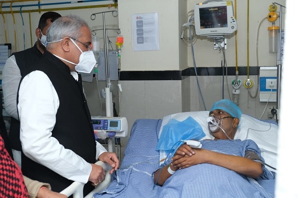मुख्यमंत्री ने अस्पताल पहुंचकर  अर्जुन हिरवानी के स्वास्थ्य की ली जानकारी
