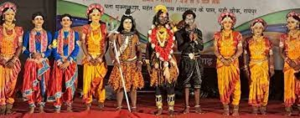 ट्रांसजेंडरों के कत्थक तिहाई, परन और ठुमरी नेे किया मंत्रमुग्ध