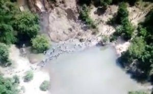 एरयिल सर्विलांस के पुलिस को दिखी लोगों की भीड़, ग्रामीणों के साथ नक्सली होने का शक