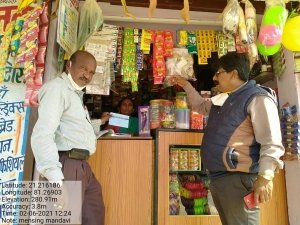 डिस्पोजल बेचने वाले दुकानों से निगम ने वसूला जुर्माना