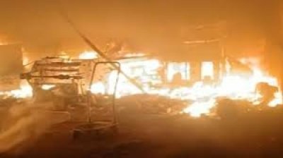 उरला मेटल पार्क की फैक्ट्री में भीषण आग, कई लोगों के फंसे होने की आशंका; बचाव कार्य जारी