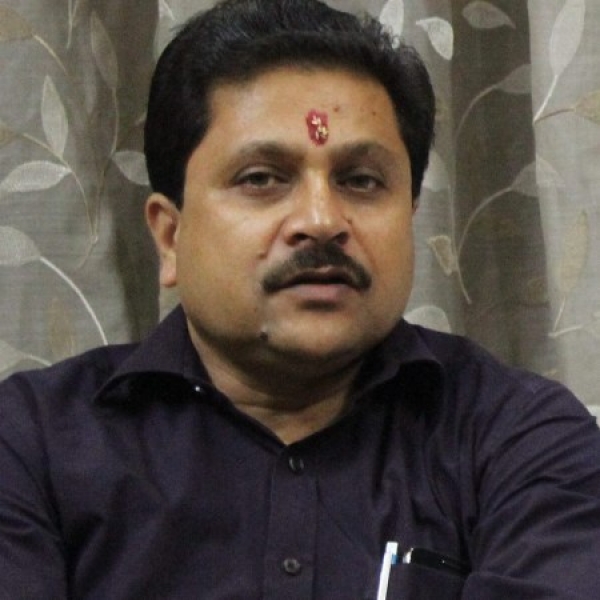 अनुकंपा नियुक्ति में घिरते नजर आ रहे है जिला शिक्षा अधिकारी राजेश सिंह