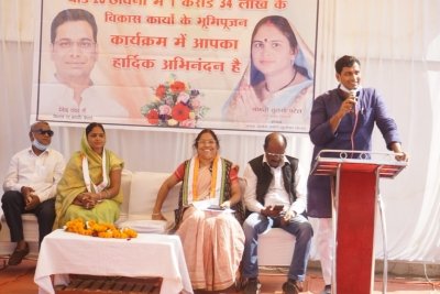 महापौर देवेंद्र की उपस्थिति में छावनी की महिलाओं ने किया भूमिपूजन, एक करोड़ 34 से वार्ड 28 में पेवर ब्लाॅक, सीमेंटीकरण व नाली निर्माण होंगे