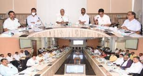 स्वामी आत्मानंद उत्कृष्ट स्कूलों में शिक्षकीय और गैर शिक्षकीय कोई भी पद खाली न रहे: प्रमुख सचिव स्कूल शिक्षा