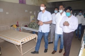 एक हफ्ते में दुरूस्त करें व्यवस्था, अगले हफ्ते इसी समय फिर करूंगा निरीक्षण - शास्त्री अस्पताल के औचक निरीक्षण पर कलेक्टर दुर्ग के निर्देश