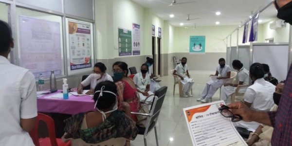 जिले में अब तक 500 से अधिक का कोविड-19 वैक्सीनेशन पूर्ण, किसी में नकारात्मक लक्षण नहीं