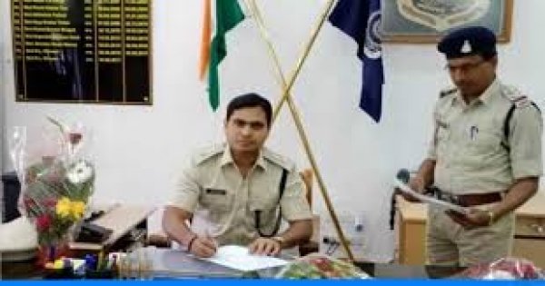पुलिस अधीक्षक ने बच्चों को पढ़ाया संघर्ष का पाठ :  सपने को पूरा करने सच्चे मन से परिश्रम जरूरी