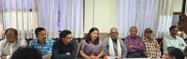 कैलाश नगर में शासकीय भूमि बचाने मोहल्लेवासी अनिश्चितकालीन धरने पर, छह दिन बाद प्रशासन ने दिलाया समाधान